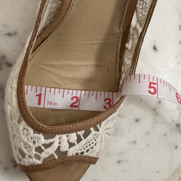 Antonio Melani | Women’s 7.5 | Cream Lace Peep-Toe Heels | Bridal Boho Chic - Picture 14 of 17